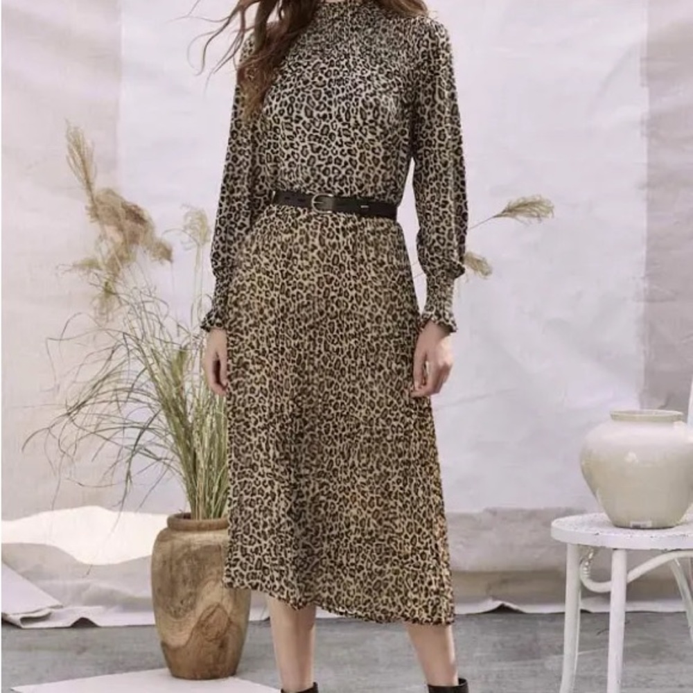 Good heart cheetah print skirt.
